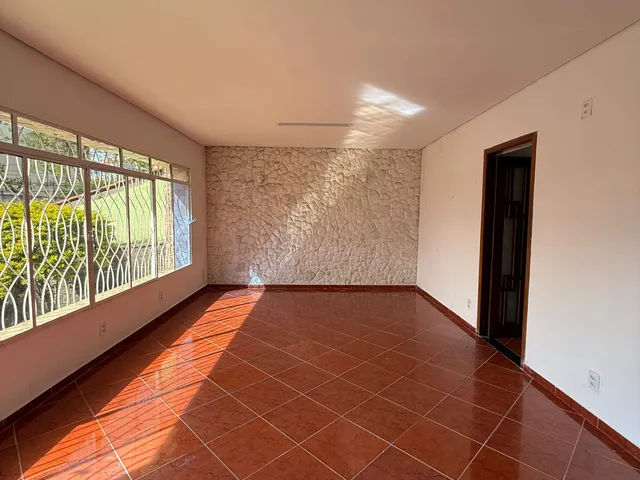 Casa 3 quartos e 3 banheiros, para alugar, no bairro Campestre em Santo André