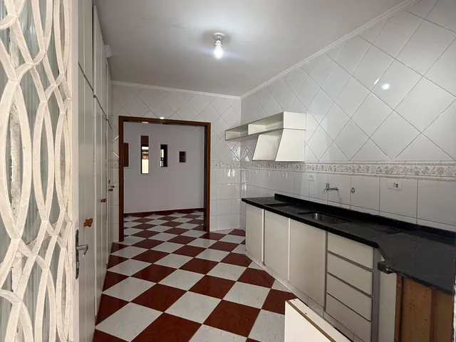 Casa 3 quartos e 3 banheiros, para alugar, no bairro Campestre em Santo André