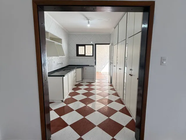 Casa 3 quartos e 3 banheiros, para alugar, no bairro Campestre em Santo André