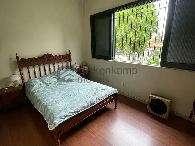 Casa com 430m² 3 quartos e 2 banheiros, à venda, no bairro Jardim Amália em Volta Redonda