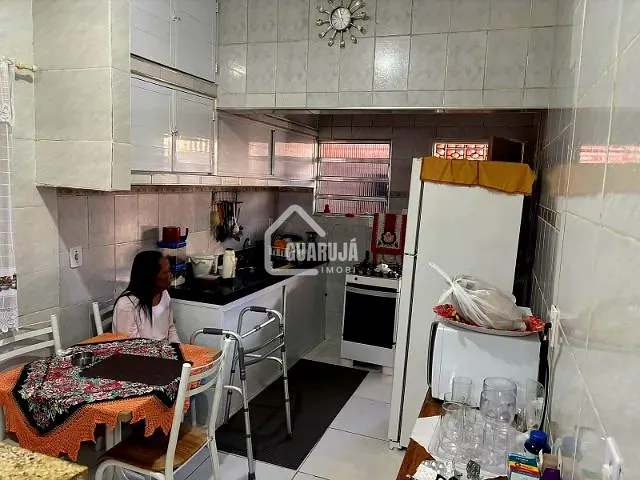 Casa com 130m² 2 quartos e 2 banheiros, à venda, no bairro Balneario Praia do Perequê em Guarujá