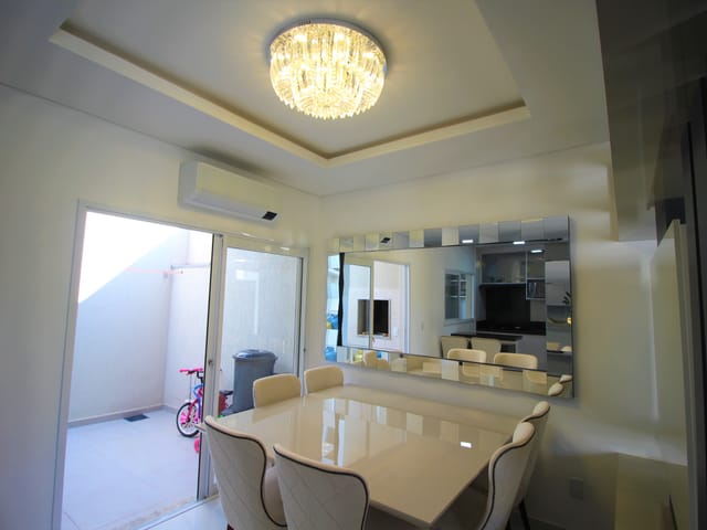 Casa com 114m² 3 quartos e 4 banheiros, à venda, no bairro Oficinas em Ponta Grossa