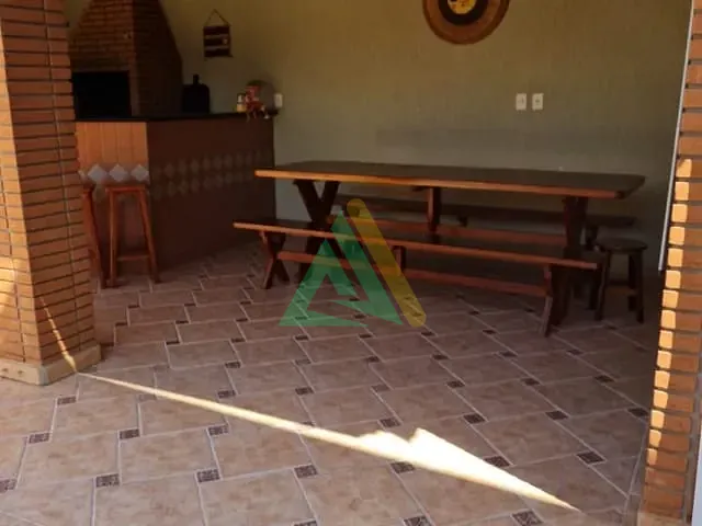 Casa com 330m² 3 quartos e 3 banheiros, à venda, no bairro Jardim Longatto em Mogi Mirim