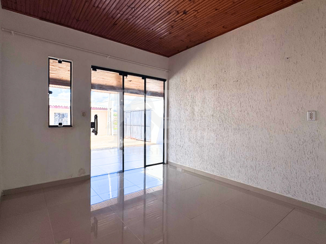 Casa com 300m² 2 quartos e 1 banheiro, para alugar, no bairro Jardim Primavera II em Jaguariaíva