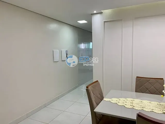 Casa com 250m² 3 quartos e 2 banheiros, à venda, no bairro Portal de Versalhes 1 em Londrina