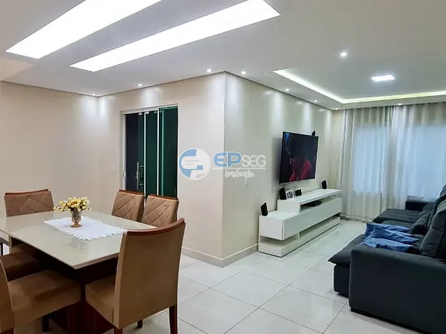 Casa com 250m² 3 quartos e 2 banheiros, à venda, no bairro Portal de Versalhes 1 em Londrina