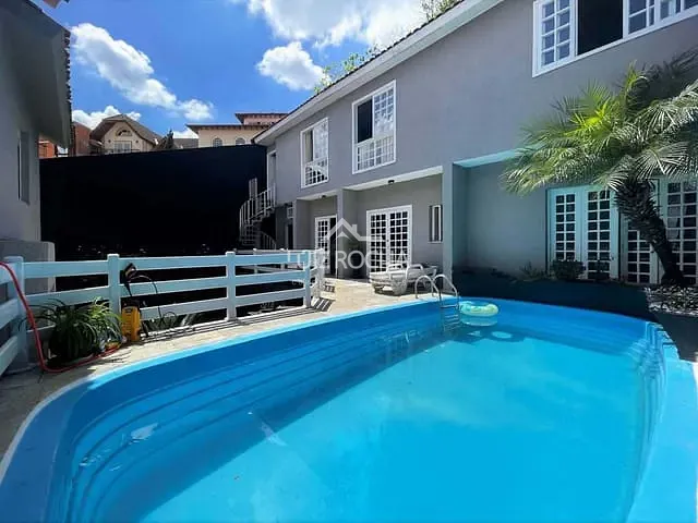 Casa com 360m² 5 quartos e 5 banheiros, à venda, no bairro São Paulo II em Cotia