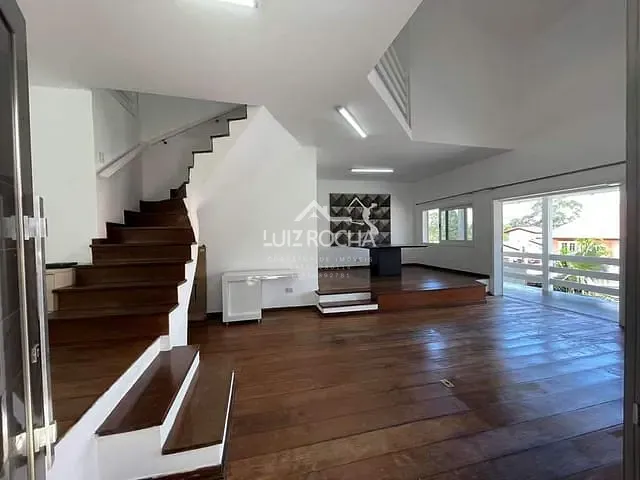 Casa com 360m² 5 quartos e 5 banheiros, à venda, no bairro São Paulo II em Cotia