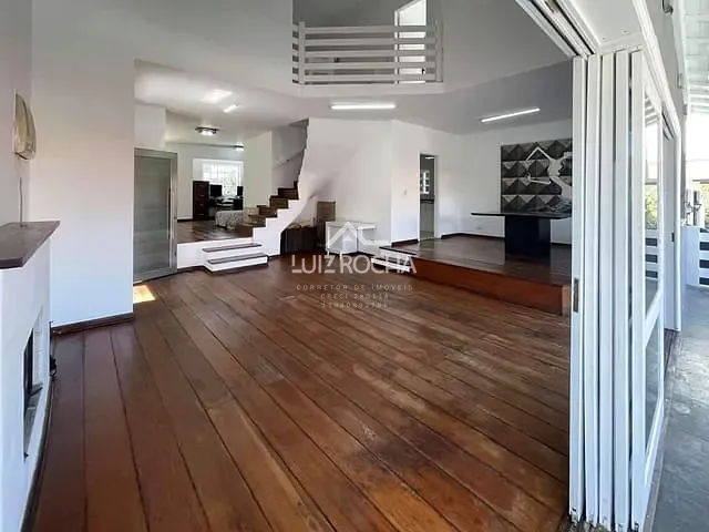 Casa com 360m² 5 quartos e 5 banheiros, à venda, no bairro São Paulo II em Cotia
