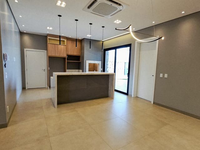 Casa 3 quartos e 2 banheiros, à venda, no bairro Parque Alvorada em Dourados