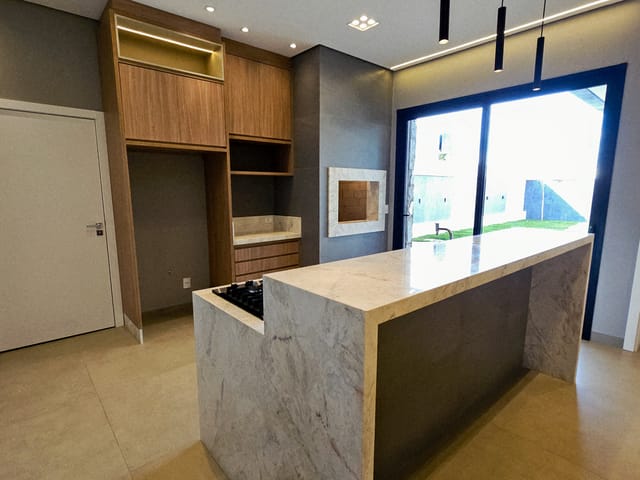 Casa 3 quartos e 2 banheiros, à venda, no bairro Parque Alvorada em Dourados