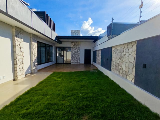 Casa 3 quartos e 2 banheiros, à venda, no bairro Parque Alvorada em Dourados