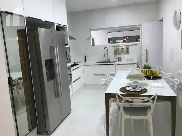 Casa com 400m² 5 quartos e 4 banheiros, à venda, no bairro da Luz em Nova Iguaçu