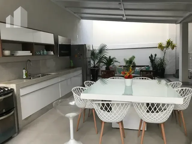 Casa com 400m² 5 quartos e 4 banheiros, à venda, no bairro da Luz em Nova Iguaçu