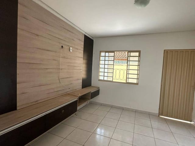 Casa com 80m² 2 quartos e 2 banheiros, para alugar, no bairro Parque das Nações em Aparecida de Goiânia
