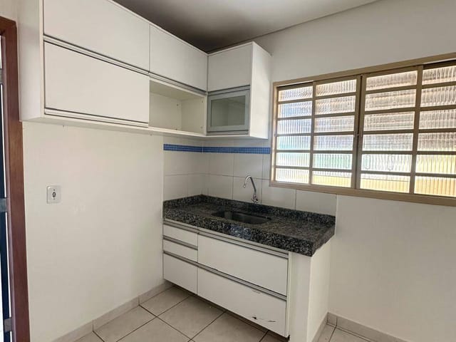 Casa com 80m² 2 quartos e 2 banheiros, para alugar, no bairro Parque das Nações em Aparecida de Goiânia