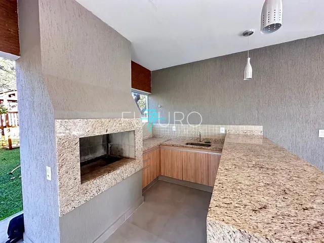 Casa com 1500m² 4 quartos e 6 banheiros, à venda, no bairro Setor Habitacional Jardim Botânico em Brasília