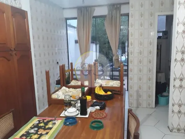 Casa 3 quartos e 3 banheiros, à venda, no bairro Centro em Pelotas