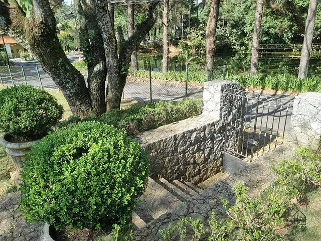 Casa com 2500m² 5 quartos e 6 banheiros, à venda, no bairro Jardim Mediterrâneo em Cotia