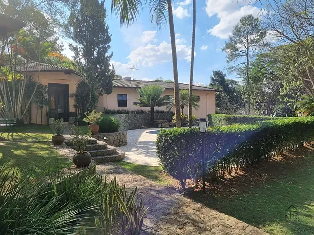 Casa com 2500m² 5 quartos e 6 banheiros, à venda, no bairro Jardim Mediterrâneo em Cotia