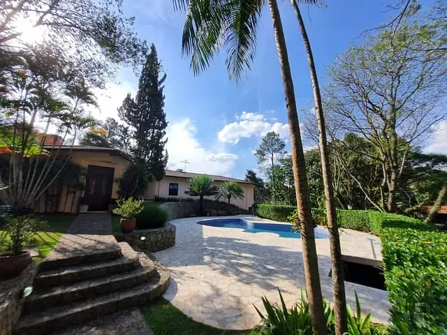 Casa com 2500m² 5 quartos e 6 banheiros, à venda, no bairro Jardim Mediterrâneo em Cotia