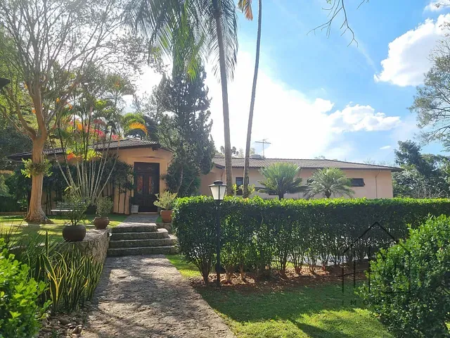 Casa com 2500m² 5 quartos e 6 banheiros, à venda, no bairro Jardim Mediterrâneo em Cotia