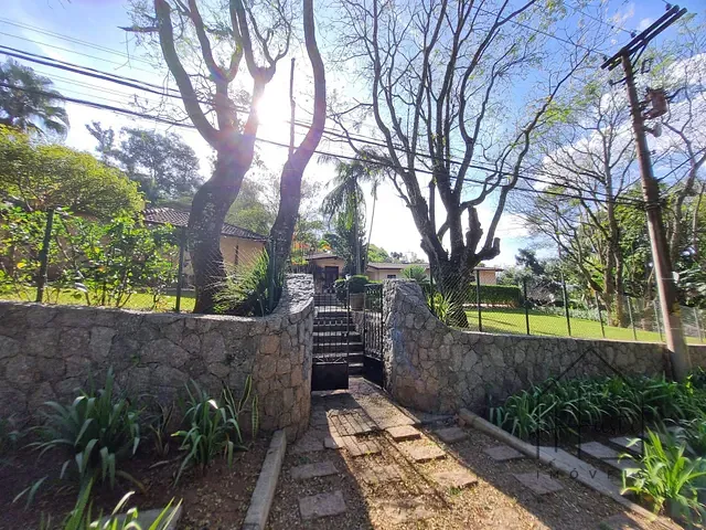 Casa com 2500m² 5 quartos e 6 banheiros, à venda, no bairro Jardim Mediterrâneo em Cotia