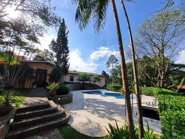 Casa com 2500m² 5 quartos e 6 banheiros, à venda, no bairro Jardim Mediterrâneo em Cotia