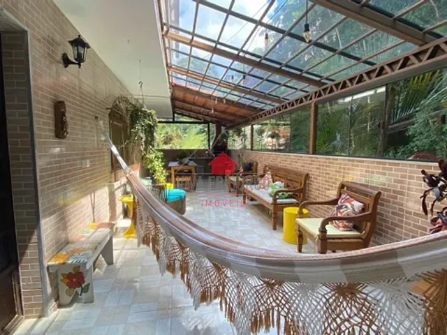 Casa com 275m² 3 quartos e 3 banheiros, à venda, no bairro Braunes em Nova Friburgo
