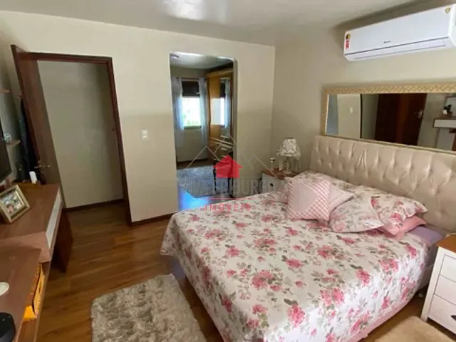 Casa com 275m² 3 quartos e 3 banheiros, à venda, no bairro Braunes em Nova Friburgo