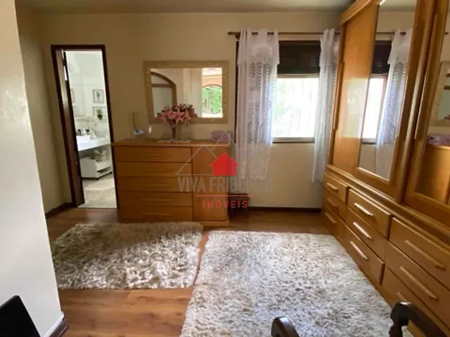 Casa com 275m² 3 quartos e 3 banheiros, à venda, no bairro Braunes em Nova Friburgo