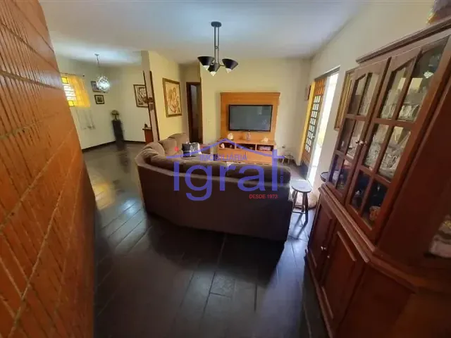 Casa com 400m² 5 quartos e 5 banheiros, à venda ou para alugar, no bairro Cidade Vargas em São Paulo