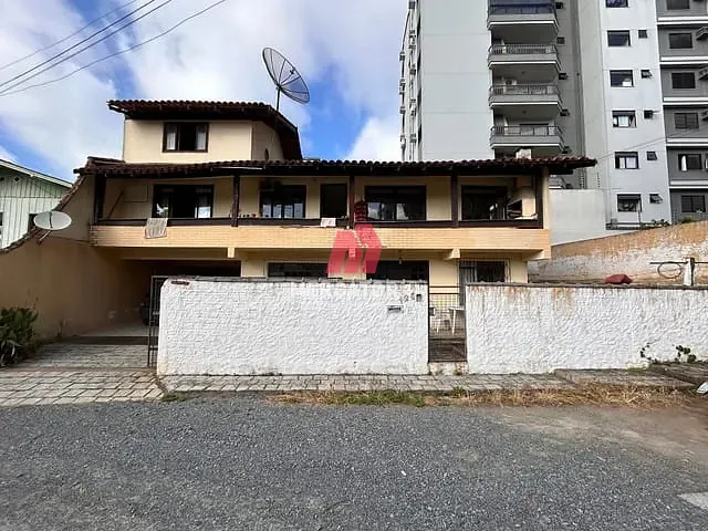 Casa 3 quartos e 2 banheiros, para alugar, no bairro Vila Nova em Blumenau