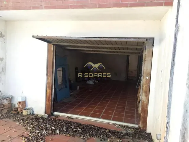Sobrado com 180m² 6 quartos e 2 banheiros, à venda, no bairro Cidade Industrial de Curitiba em Curitiba