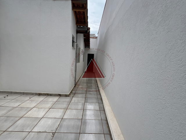 Casa com 170m² 2 quartos e 2 banheiros, à venda, no bairro Jardim Bom Sucesso / Parques Santa Maria /  Júlio Delia em Franca