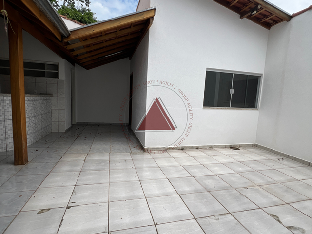 Casa com 170m² 2 quartos e 2 banheiros, à venda, no bairro Jardim Bom Sucesso / Parques Santa Maria /  Júlio Delia em Franca