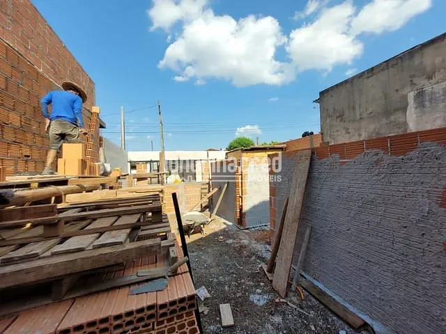 Casa com 130m² 2 quartos e 2 banheiros, à venda, no bairro Leonor em Londrina