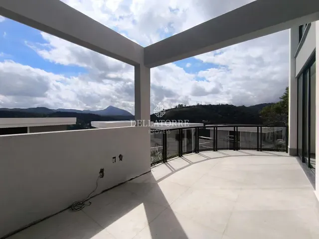 Casa com 122m² 2 quartos e 3 banheiros, à venda, no bairro Golfe em Teresópolis