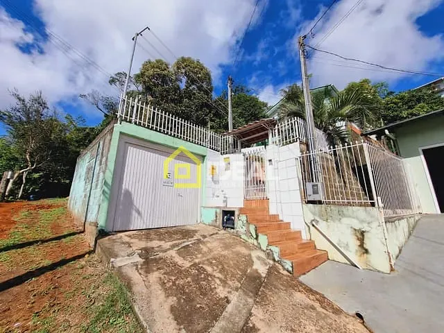Casa 3 quartos e 2 banheiros, à venda, no bairro Nações em Concórdia
