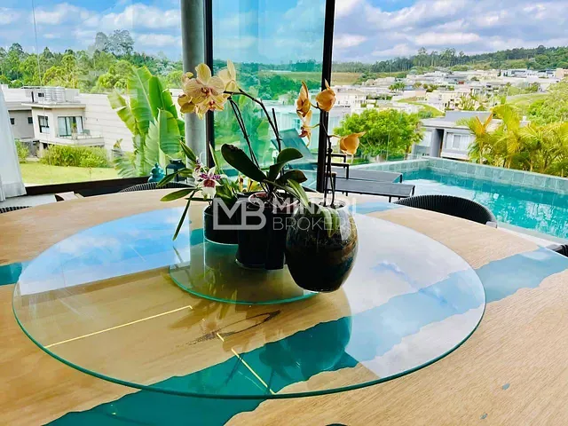 Casa 4 quartos e 7 banheiros, à venda, no bairro Tamboré em Santana de Parnaíba