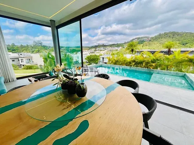 Casa 4 quartos e 7 banheiros, à venda, no bairro Tamboré em Santana de Parnaíba