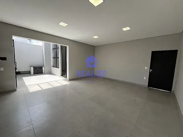 Casa com 250m² 3 quartos e 2 banheiros, à venda, no bairro Residencial Ouro Verde em Botucatu