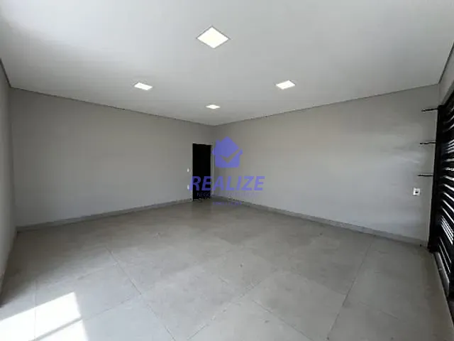 Casa com 250m² 3 quartos e 2 banheiros, à venda, no bairro Residencial Ouro Verde em Botucatu