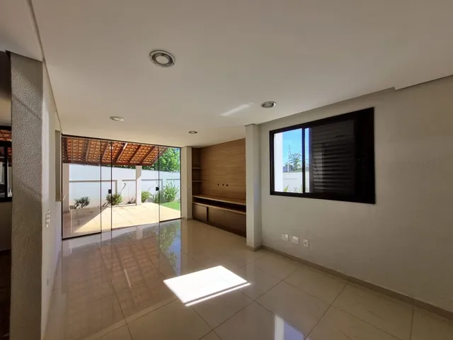 Casa com 377m² 4 quartos e 6 banheiros, à venda, no bairro Gleba Palhano em Londrina