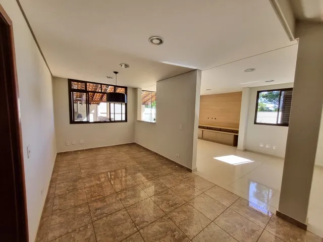 Casa com 377m² 4 quartos e 6 banheiros, à venda, no bairro Gleba Palhano em Londrina