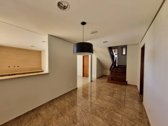 Casa com 377m² 4 quartos e 6 banheiros, à venda, no bairro Gleba Palhano em Londrina
