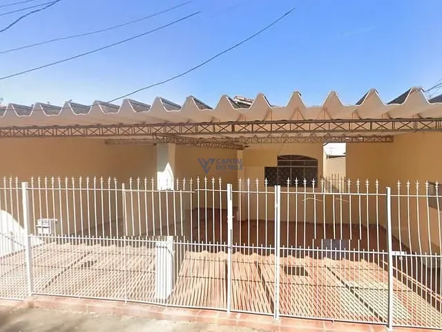 Casa com 250m² 3 quartos e 1 banheiro, à venda, no bairro Conjunto Residencial Vale dos Pinheiros em São José dos Campos