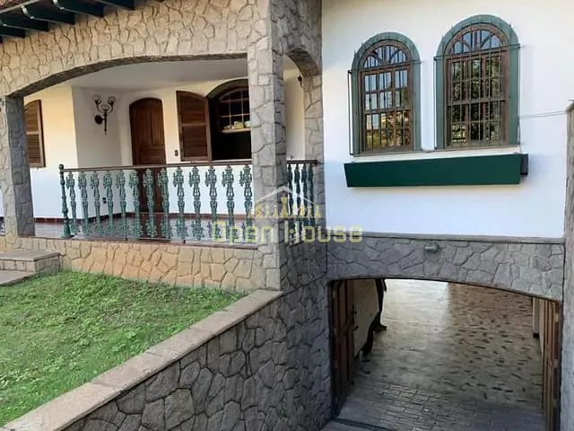 Casa 4 quartos e 3 banheiros, à venda, no bairro Laranjal em Volta Redonda