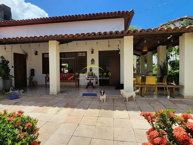 Casa com 800m² 4 quartos e 4 banheiros, à venda, no bairro Itapuã em Salvador