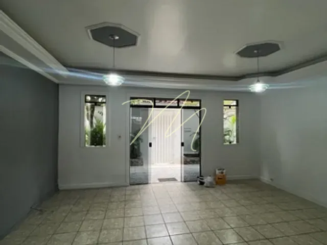Casa 5 quartos e 5 banheiros, para alugar, no bairro Nossa Senhora da Vitória em Ilhéus